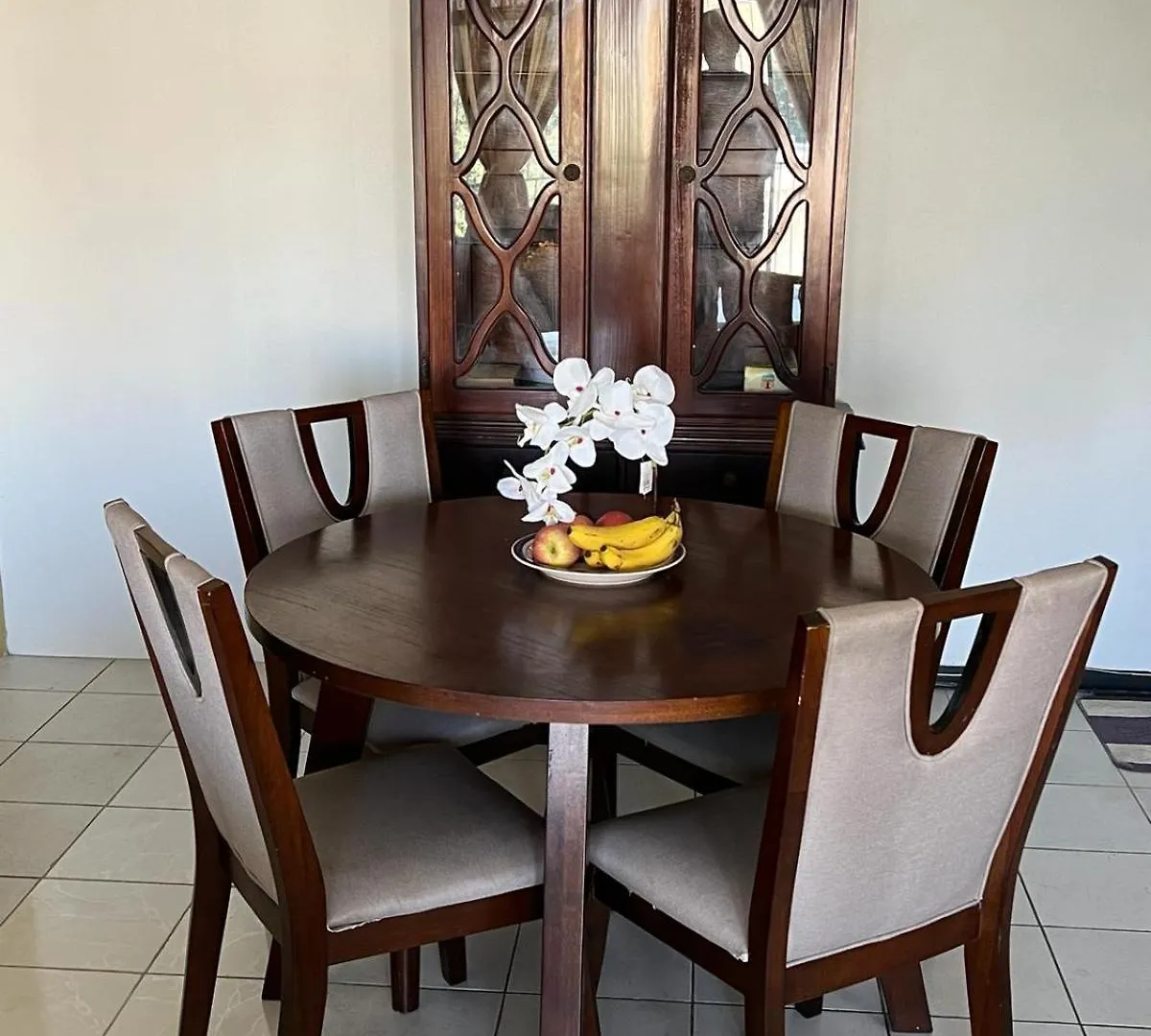 Worthington Towers Apartment Kingston 0*,